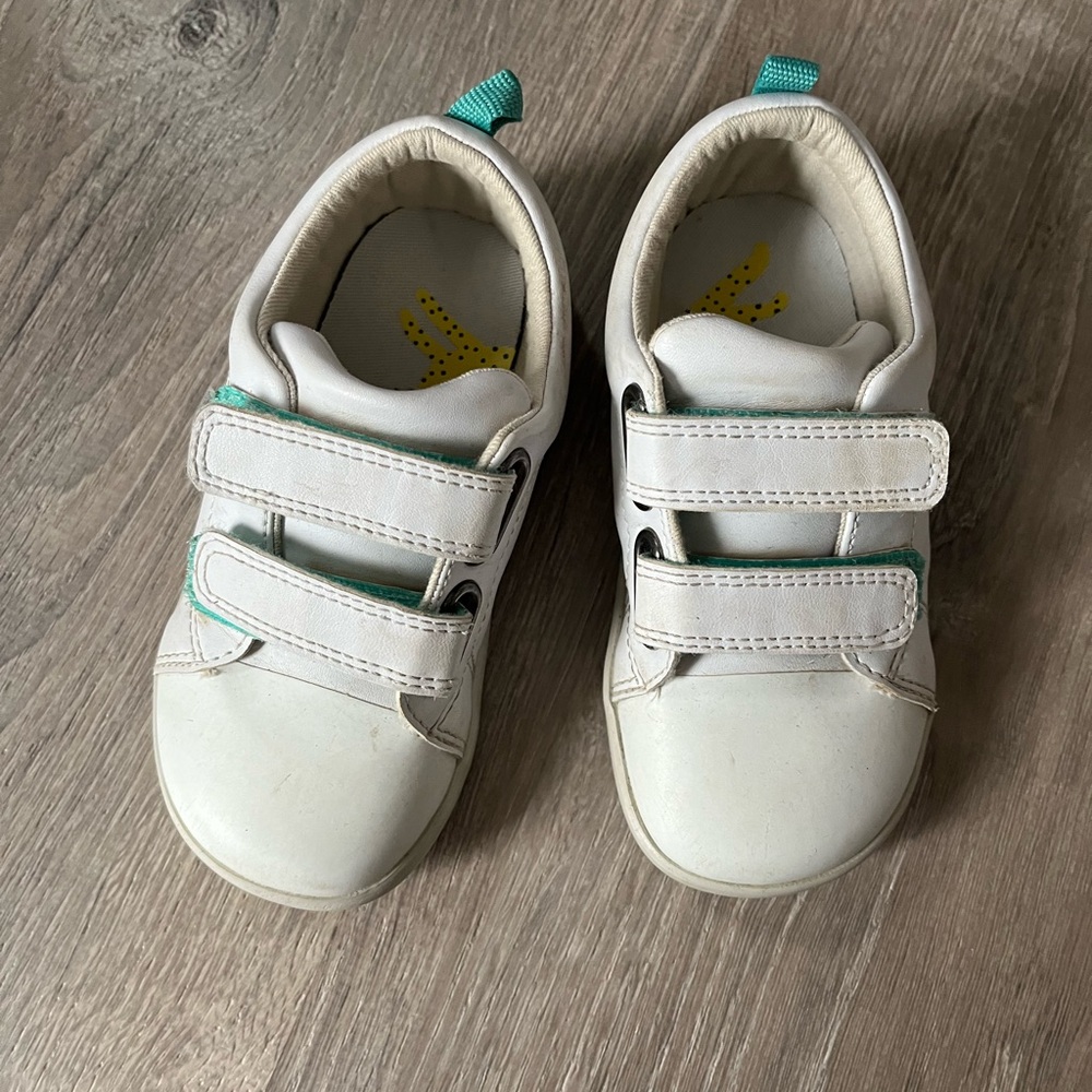 Ten little kids white sneakers size 10 toddler/little kid